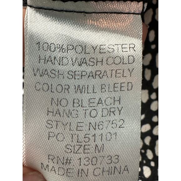 Umgee black white prim short sleeves romper size M - Picture 4 of 10